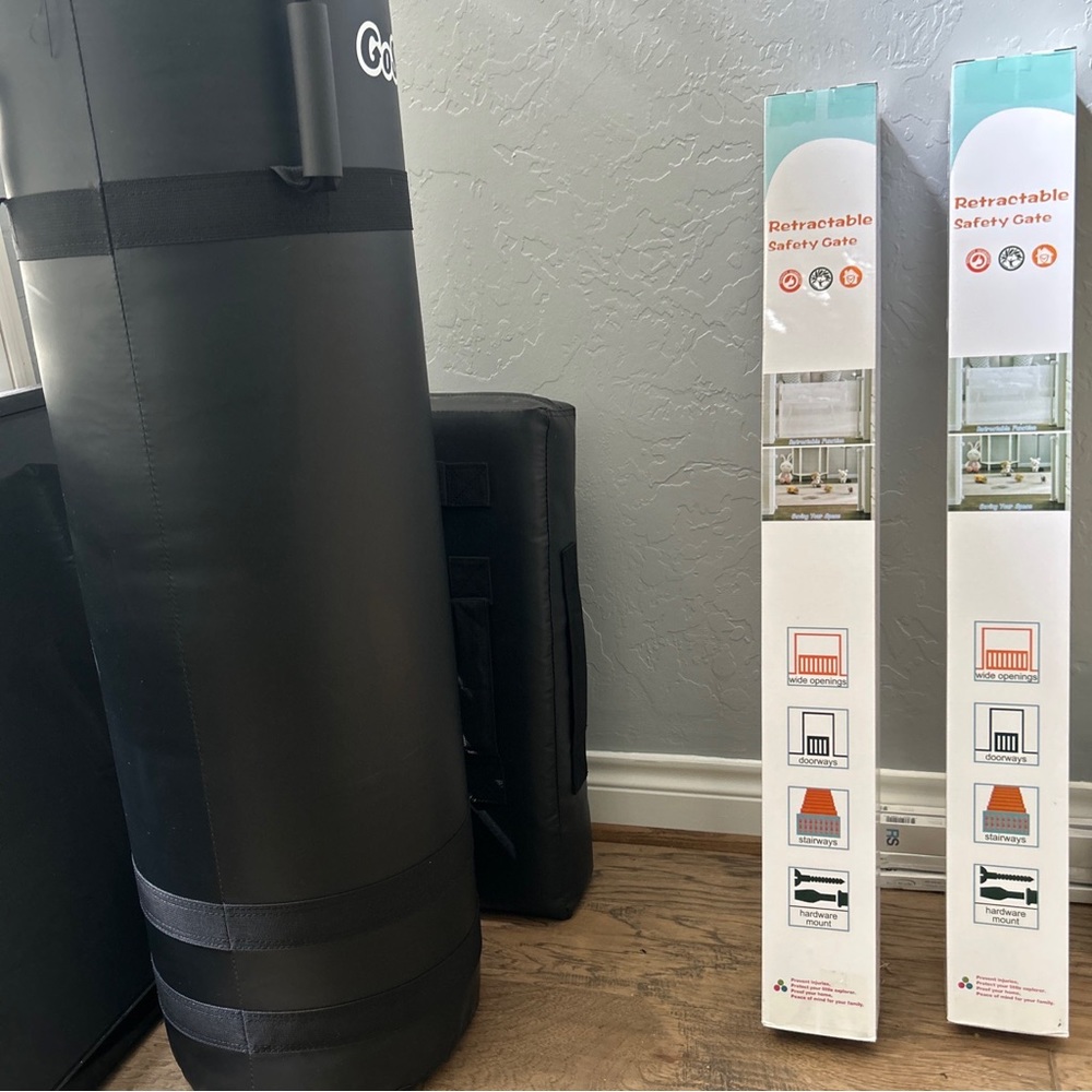 NEW: 2 Probebi retractable safety baby gates